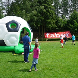 Großes Faber-Familien-Sommerfest auf dem Gelände des SV Auersmacher